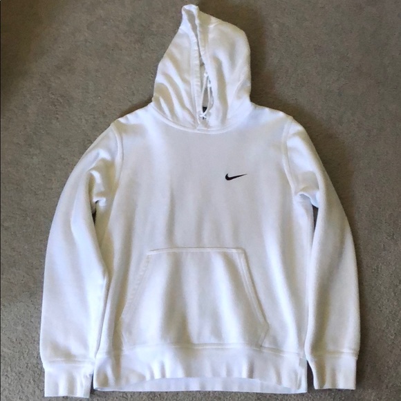 nike sweater small logo